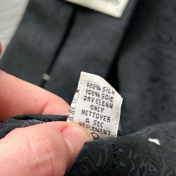 Pronto Uomo Men’s 100% Silk Black On Black Paisley Print Tie Like New Condition - Picture 8 of 8